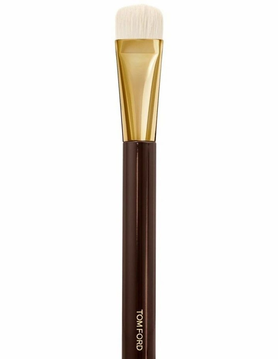 * Tom Ford New Arrivals Shade And Illuminate Brush 04 Brown Brushes & Bags & Tools